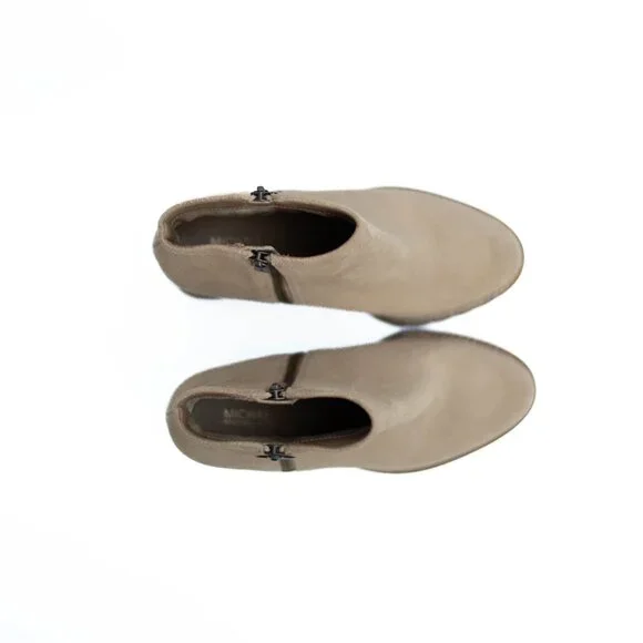 MICHAEL MICHAEL KORS Womens 7 M Beige Evelyn Round Toe Wedge Leather Booties - Picture 3 of 15